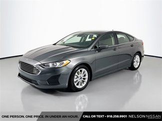 Used 2020 Ford Fusion SE image 1