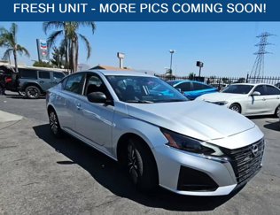 Used 2025 Nissan Altima 2.5 SV image 1
