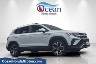 Used 2022 Volkswagen Taos SEL image 1