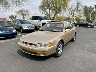 Used 1995 Toyota Camry LE image 1