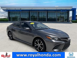 Used 2019 Toyota Camry L image 1