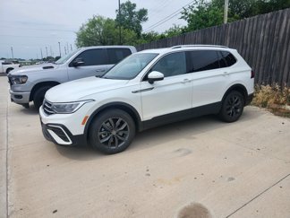 Used 2022 Volkswagen Tiguan SE image 1