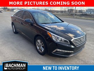 Used 2015 Hyundai Sonata SE image 1