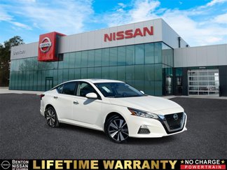 Used 2021 Nissan Altima 2.5 SV w/ SV Premium Package image 1
