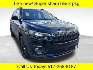 Used 2023 Jeep Cherokee Altitude Lux image 1