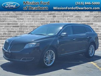 Used 2014 Lincoln MKT AWD image 1