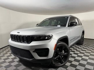 Used 2023 Jeep Grand Cherokee Altitude image 1