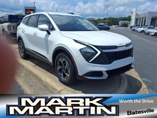Used 2023 Kia Sportage LX image 1