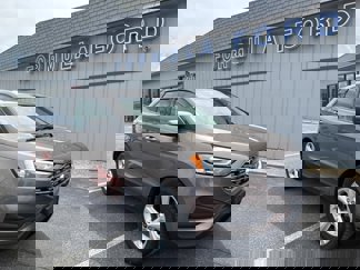 Used 2019 Ford Edge SE image 1