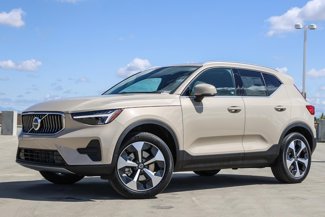 New 2025 Volvo XC40 B5 Core w/ Climate Package image 1