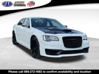 Used 2018 Chrysler 300 Touring w/ Chrome Appearance Package image 1