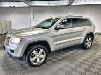 Used 2013 Jeep Grand Cherokee Overland w/ Advance Technology Group image 1