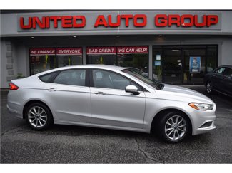Used 2017 Ford Fusion SE image 1
