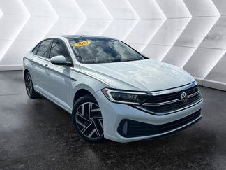 Used 2023 Volkswagen Jetta SEL image 1