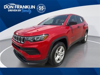 Used 2024 Jeep Compass Sport image 1
