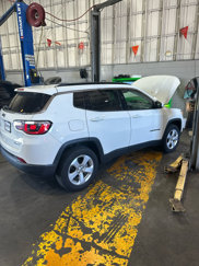 Used 2021 Jeep Compass Latitude image 1
