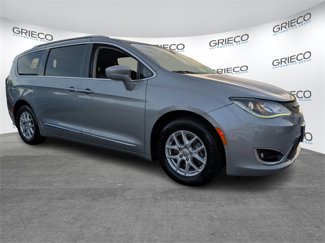 Used 2020 Chrysler Pacifica Touring-L image 1