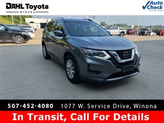 Used 2018 Nissan Rogue SV image 1