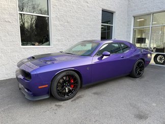 Used 2016 Dodge Challenger SRT Hellcat image 1