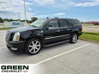 Used 2011 Cadillac Escalade ESV Luxury image 1