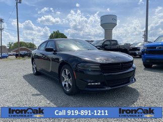 Used 2017 Dodge Charger SXT w/ AWD Plus Group image 1