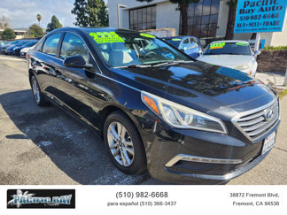 Used 2015 Hyundai Sonata SE image 1