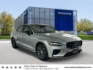 Certified 2022 Volvo S60 B5 Momentum w/ Premium Package image 1