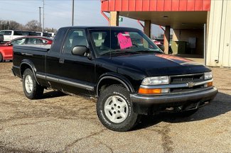 Used 2000 Chevrolet S10 Pickup LS w/ Preferred Equipment Group image 1