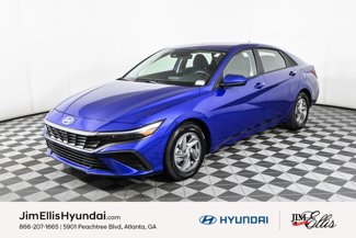 Certified 2025 Hyundai Elantra SE w/ Cargo Package image 1