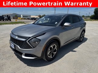Used 2024 Kia Sportage LX image 1