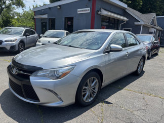 Used 2017 Toyota Camry SE image 1
