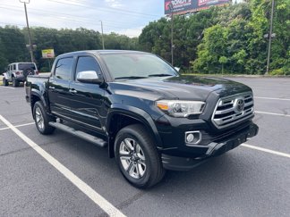 Used 2019 Toyota Tacoma Limited image 1