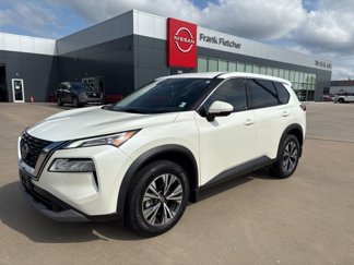 Used 2021 Nissan Rogue SV image 1