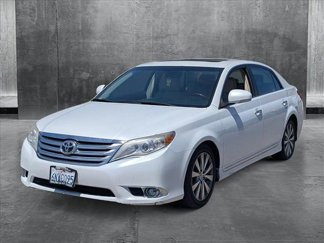Used 2011 Toyota Avalon Limited image 1