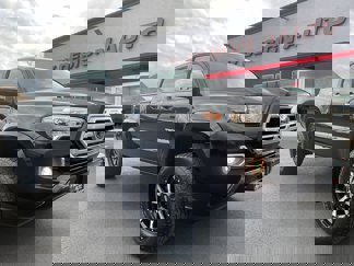 Used 2018 Toyota Tacoma Limited image 1