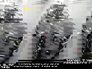 Used 2021 Nissan Rogue Sport SL image 1