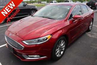 Used 2017 Ford Fusion SE w/ Fusion SE Technology Package image 1