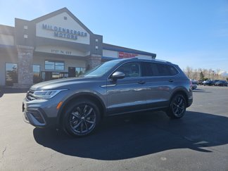 Used 2022 Volkswagen Tiguan SE image 1