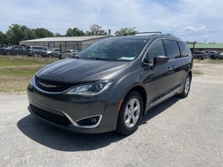 Used 2018 Chrysler Pacifica Touring-L image 1