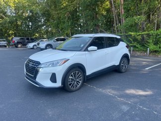 Used 2023 Nissan Kicks SV image 1