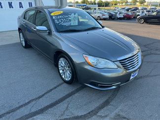 Used 2012 Chrysler 200 Limited image 1