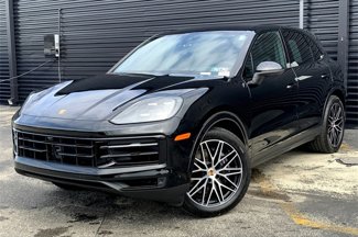 Certified 2025 Porsche Cayenne image 1