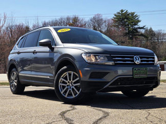 Used 2018 Volkswagen Tiguan SE image 1