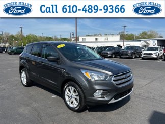 Used 2017 Ford Escape SE image 1