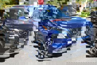 Used 2021 Nissan Rogue SV image 1