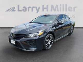 Used 2020 Toyota Camry SE image 1
