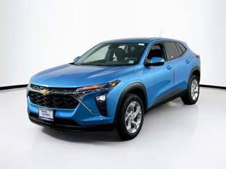 Used 2025 Chevrolet Trax LS w/ LS Convenience Package image 1