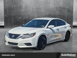 Used 2017 Nissan Altima 2.5 S image 1