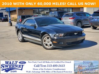 Used 2010 Ford Mustang Convertible image 1