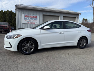 Used 2017 Hyundai Elantra SE image 1
